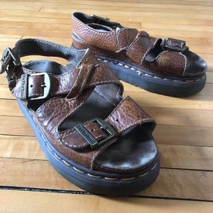 ~dr martens tan & brown fisherman sandals~ uk5 us7